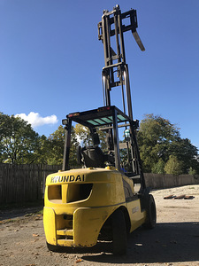 Tõstuk HYUNDAI 3t 4,6m diisel (2 foto / 9)