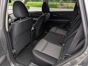 Nissan X-Trail T32 (2020) (12 foto / 13)