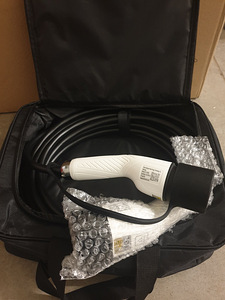 Elektriauto laadimiskaabel (2 foto / 2)