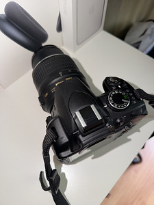 Nikon D3100 (3 foto / 4)
