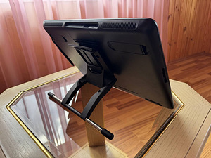 Wacom Cintiq 16 (DTK1660K0B) + reguleeritav alus (ACK620K) (2 foto / 6)