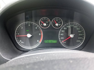 Продам хороший Ford C-max. Стоимость регистрации 55 евро. (6 фото из 8)