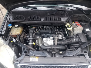 Продам хороший Ford C-max. Стоимость регистрации 55 евро. (7 фото из 8)