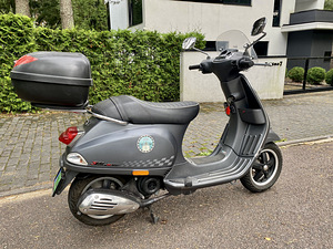PIAGGIO VESPA S 50 4T (5 foto / 9)