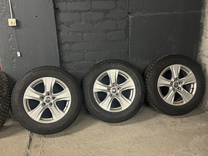 Toyota RAV4 veljed rehvidega (3 foto / 8)