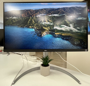 Monitor LG 4К IPS 27UP650 (1 фото из 3)