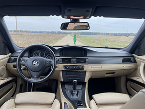 BMW 330 E90, 3.0d 170kw, Tehase M pakett (7 foto / 10)