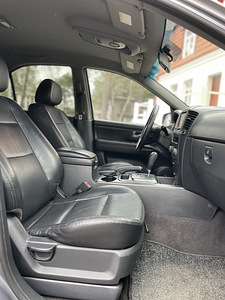 Kia Sorento 2008 (7 foto / 9)