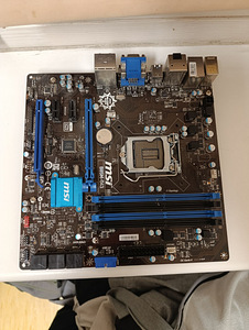 Материнская плата Msi (2 фото из 5)
