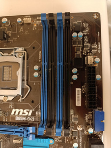 Материнская плата Msi (5 фото из 5)