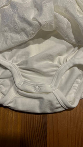 H&M kleit-body. Suurus 62. Komplektis peapael. (3 foto / 3)