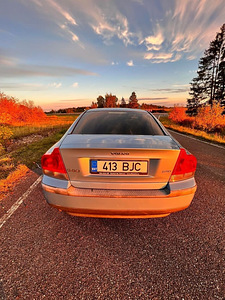 Volvo s60 (7 фото из 9)