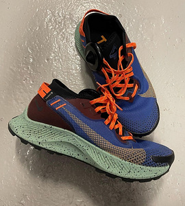 Кроссовки Nike (1 фото из 4)