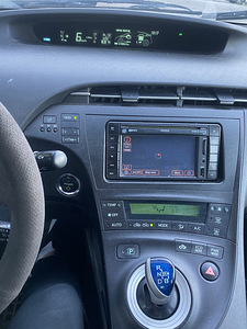 Toyota PRIUS (12 фото из 12)
