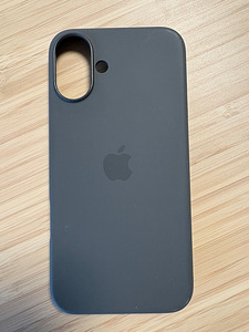 Apple iPhone 16 Plus Silicone Case with Magsafe (1 foto / 2)