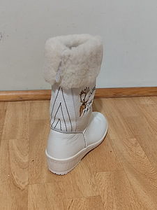 Женские сапоги (3 фото из 3)