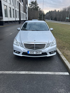 Mercedes E212 (6 foto / 10)