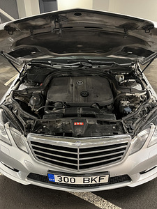 Mercedes E212 (9 foto / 10)
