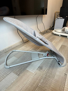 BabyBjorn lamamistool mänguasjaga ideaalses korras (4 foto / 4)