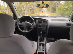 Nissan Primera 1,6 66 kW (8 foto / 10)