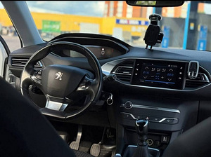 Peugeot 308 (7 foto / 11)