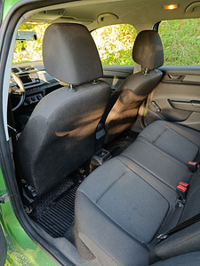Škoda Fabia Combi (9 фото из 13)