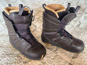 Lumelauasaapad Salomon 28,5 cm 45 EUR (2 foto / 5)