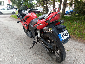 Honda cbr 125 (3 foto / 7)