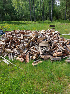 Anda ära küttepuud (1 foto / 2)
