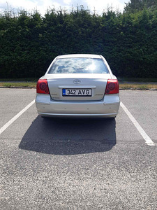 Toyota Avensis (4 foto / 5)