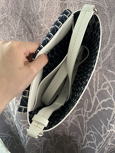 Kott müüa HUGO BOSS, Müüakse kotti HUGO BOSS (3 foto / 5)