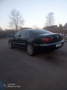 VW Phaeton (3 фото из 4)