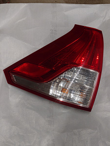 Honda CR-V 2014 rear light (1 foto / 9)