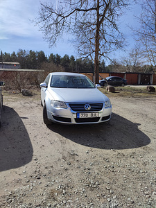 Volkswagen Passat b6 (5 foto / 5)