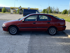 Mitsubishi Carisma Comfort (5 foto / 11)
