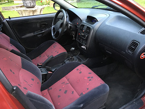 Mitsubishi Carisma Comfort (7 foto / 11)