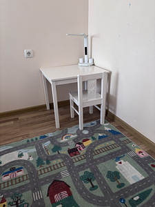 Laste laud, tool ja vaip (IKEA) (1 foto / 4)