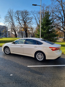 Toyota Camry Avalon Limited (7 foto / 10)