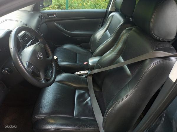 Toyota Avensis Executive 2.2 D (фото #8)