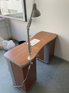Maniküürilaud imuriga (1 foto / 2)