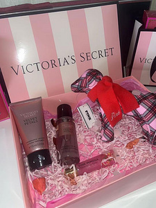 Подарочный бокс,набор от Victoria’s Secret . (1 фото из 2)