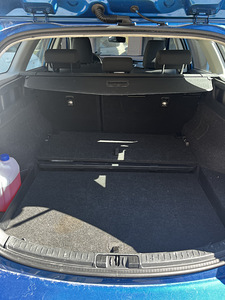 Toyota Auris Бензин/Гибрид (10 фото из 10)