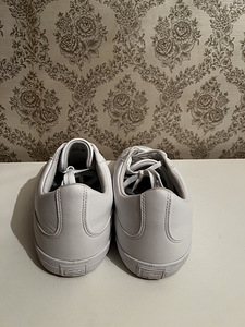 Кроссовки Lacoste (4 фото из 4)