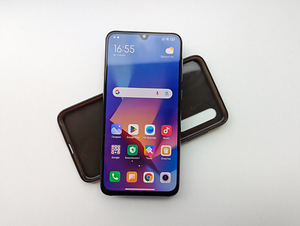Xiaomi Mi9 SE (128 Gb) (1 foto / 8)