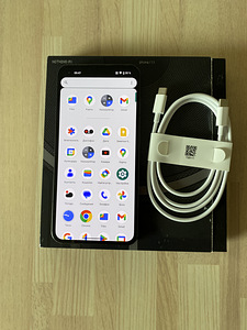 Nothing Phone 1 (8/128 Gb) (2 foto / 7)