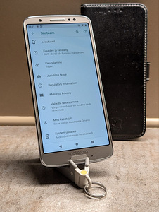 Motorola G6 (5 foto / 7)