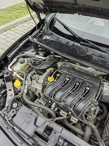 Renault Fluence 1.6i (10 фото из 15)