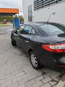 Renault Fluence 1.6i (12 фото из 15)