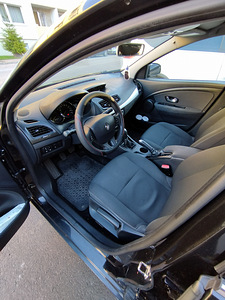 Renault Fluence Megan 2010 (8 foto / 12)