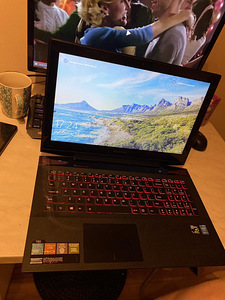 Lenovo y50-70 (2 foto / 10)